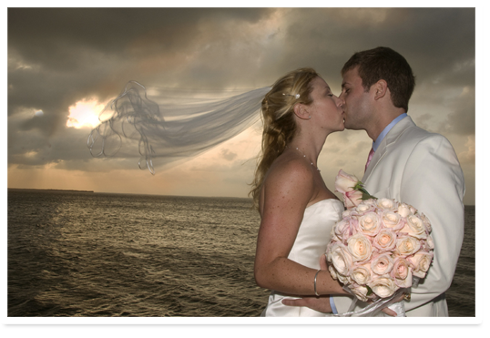 wedding couple on the beach